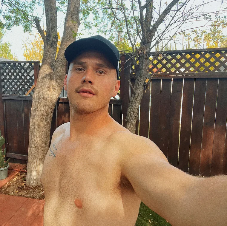 B – svensk OnlyFans-skapare