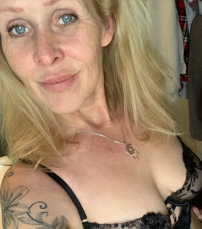 @missmirka – svensk OnlyFans-skapare